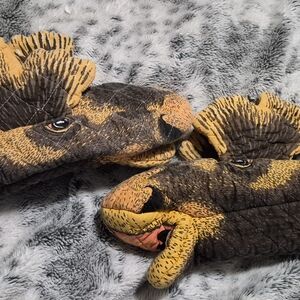 Boston Warehouse White Quilted Oven Mitts